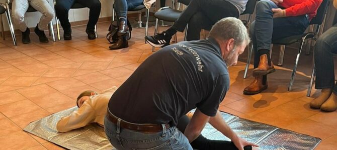 Erste Hilfe Ausbildung im Feuerwehrhaus