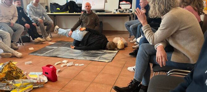 Erste Hilfe Kurs im Rieder Gerätehaus