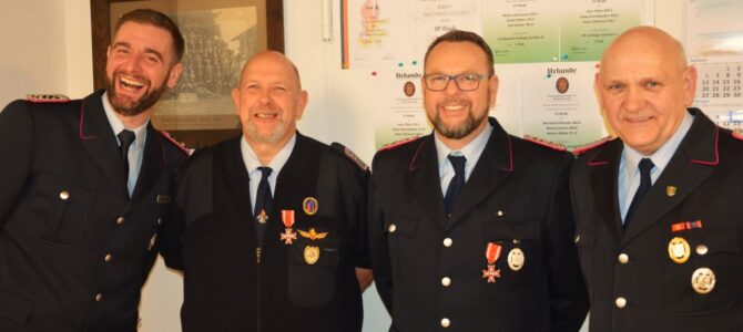 Feuerwehrzeichen am Bande